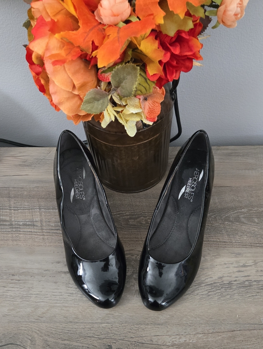 AEROSOLES Black Patent Round-Toe Heels